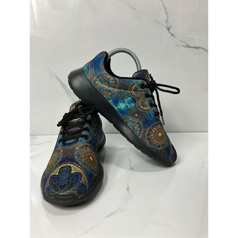YES WE VIBE Sneakers